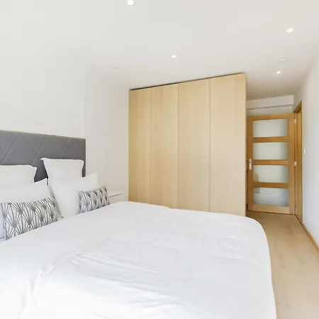 Carlton Area Xxl Luxe 1 Bed With Large Terrace *